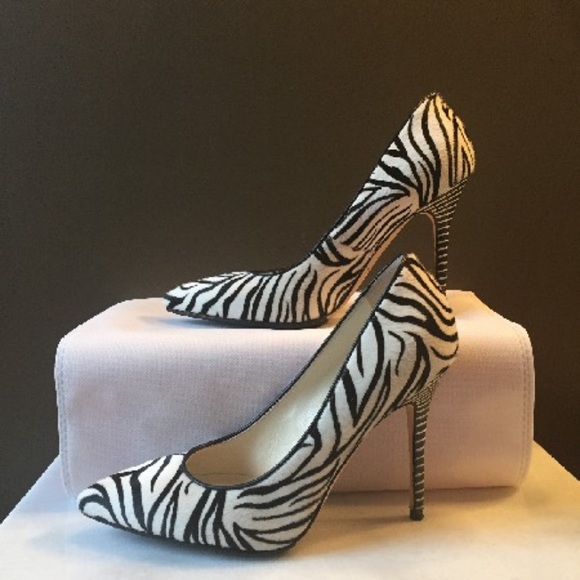 Brian Atwood - B+W Ponyhair Pumps US 8 | IT 38 - Picture 2 of 6